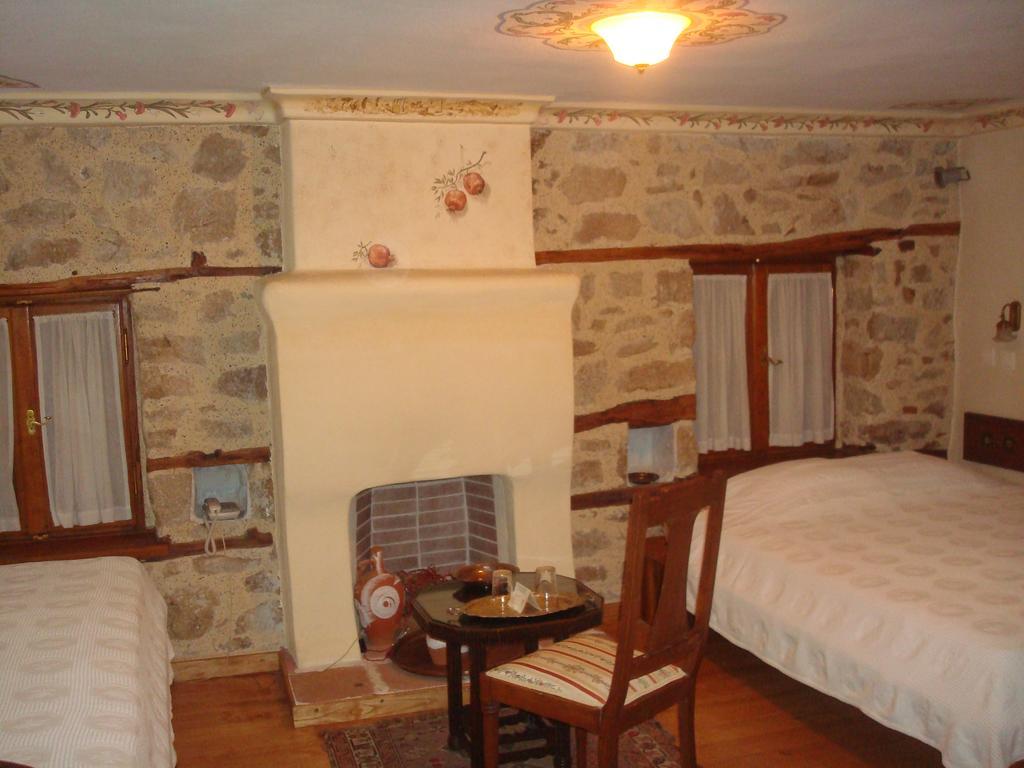 Oikia Alexandrou Traditional Inn Arnaia Luaran gambar
